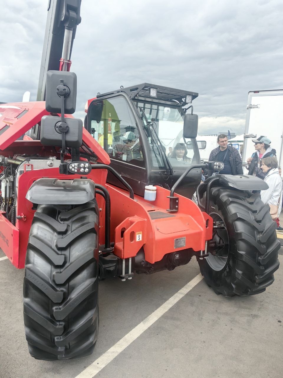 Телескопический погрузчик SOCMA HNT4007-4Z